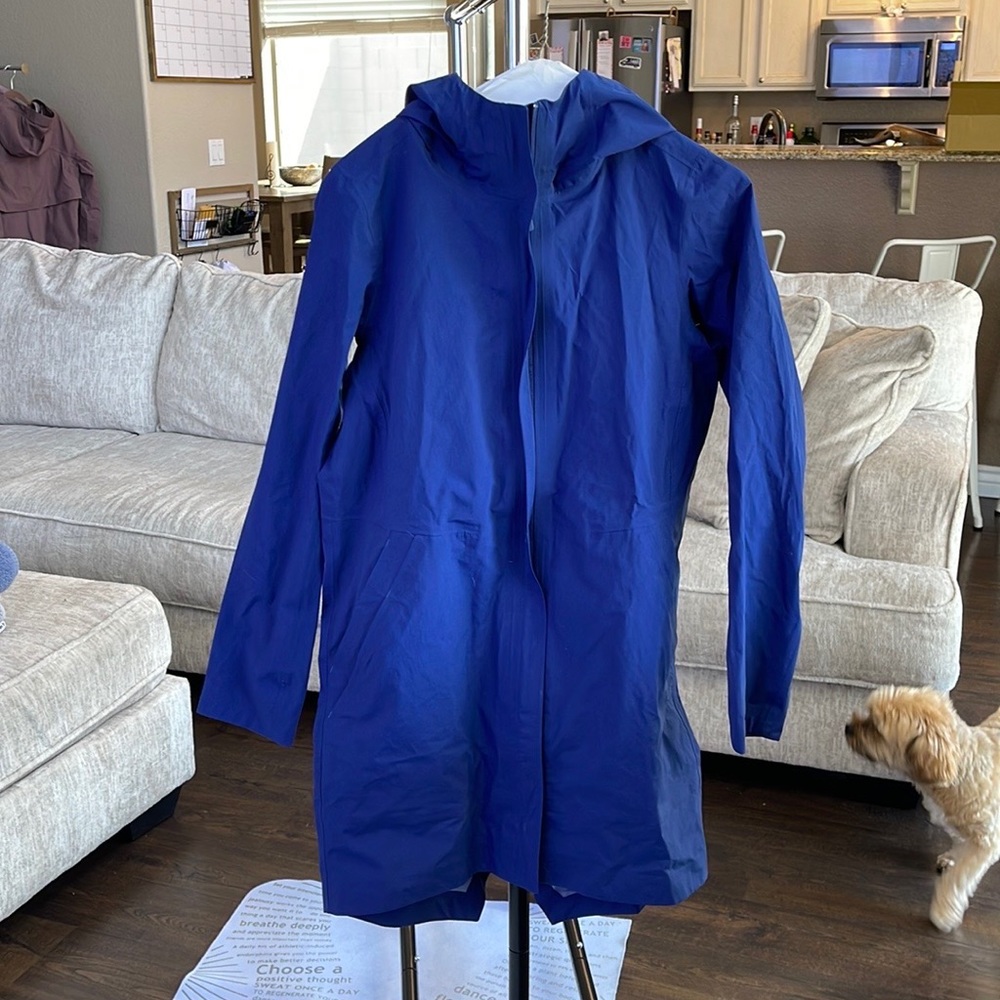 Lululemon rain jacket
